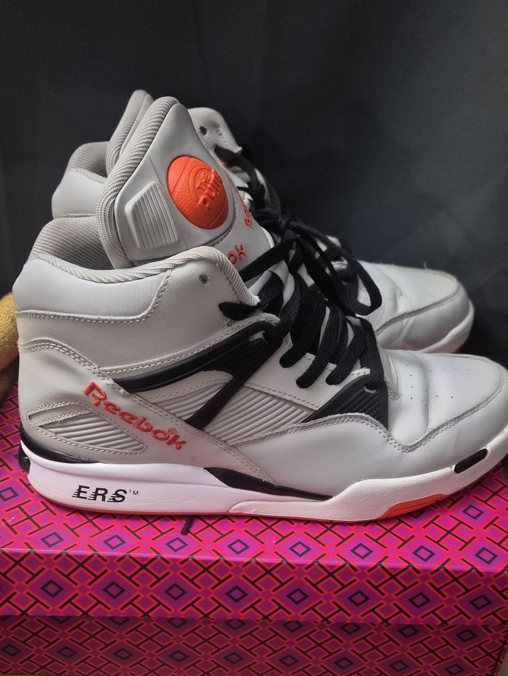 Vintage Reebok Pumps - Picture 4 of 9